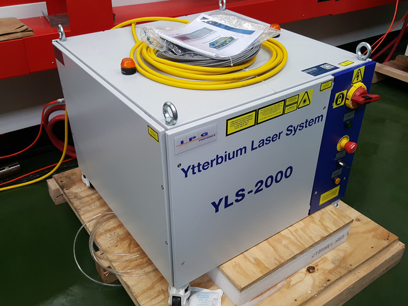 Лазер IPG YLS-2000 Вт Лазерный источник для лазерного резака мощностью 2 кВт